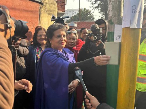 पद्मकन्या क्याम्पस अगाडि ट्राफिक लाइट जडान