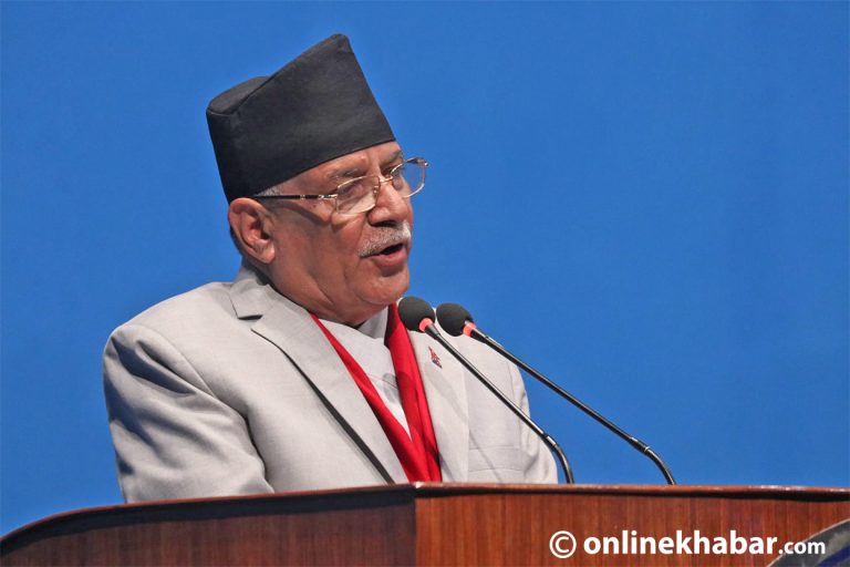 प्रचण्डको प्रश्न- दुई तिहाइको घमण्ड गर्नेले अध्यादेशबाट शासन चलाउने ?