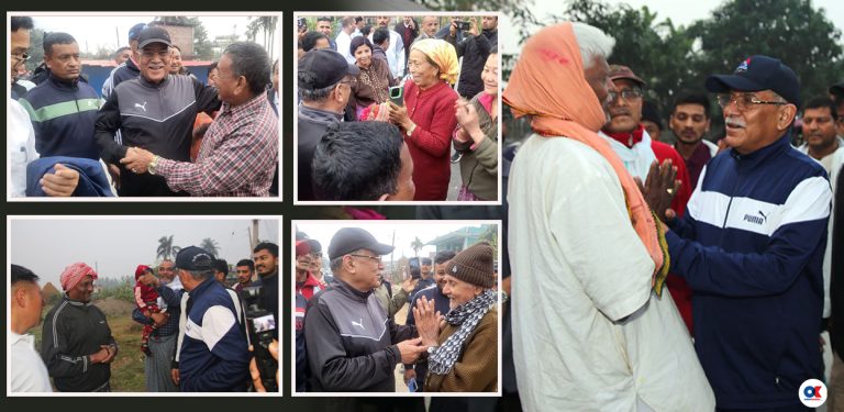 सर्वसाधारणसँग प्रचण्ड : मुसुक्क हाँस्ने, हालखबर सोध्ने