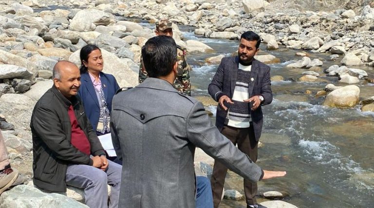 सिस्नेरी खानेपानी आयोजना तीव्र रुपमा अघि बढ्छ : मन्त्री यादव