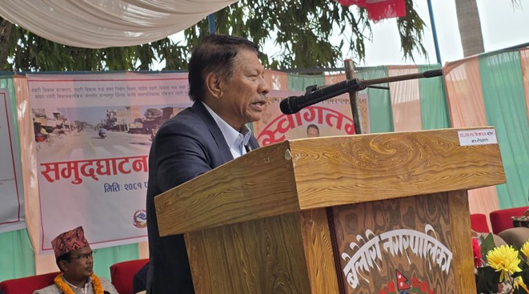 विकास निर्माणमा सबै दलहरू मिलेर काम गर्नुपर्छ : प्रकाशमान सिंह