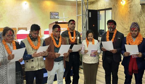 प्रेस चौतारी चितवनमा सुवास पण्डित नेतृत्वको १३ सदस्यीय कार्यसमिति