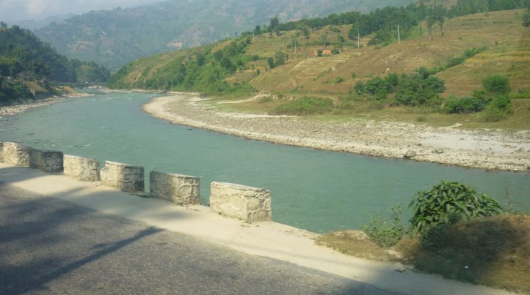 त्रिशुली नदीमा पौडी खेल्नेक्रममा एक बालिका बेपत्ता