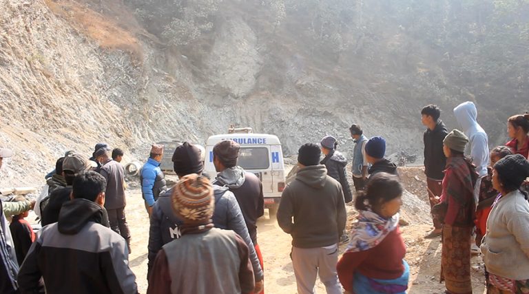 गुल्मीमा स्कुल जान हिंडेकी बालिकाको ढुंगाले लागेर मृत्यु