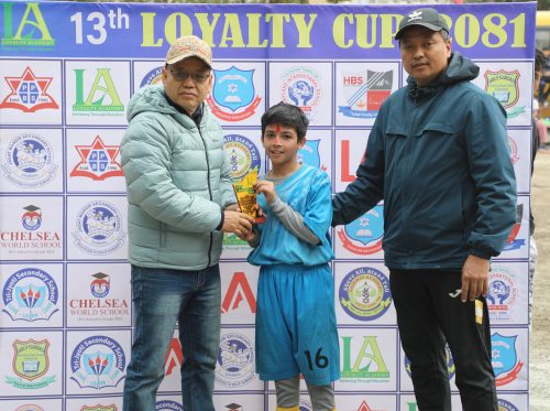 आयोजक लोयल्टी ‘बी’ छात्र फुटबल प्रतियोगिताको क्‍वाटरफाइनलमा