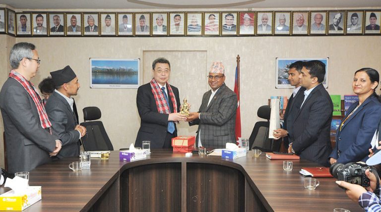 पर्यटनमन्त्री पाण्डेसँग चिनियाँ जातीय मामिला मन्त्रीको भेट, पर्यटन क्षेत्र सुधारबारे छलफल