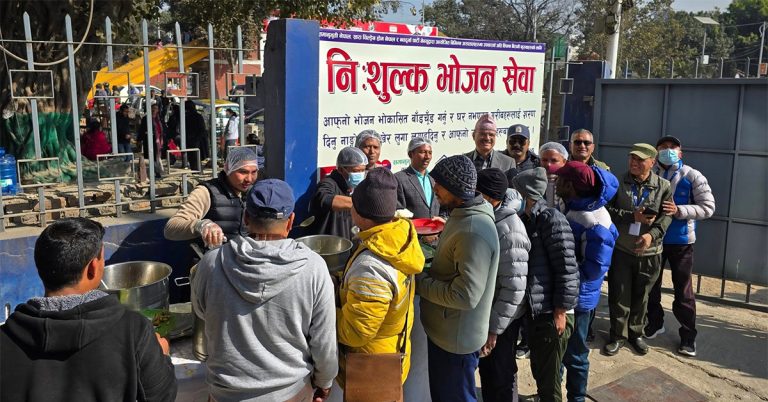वीरमा विपन्न बिरामीका कुरुवालाई सित्तैँमा खाना