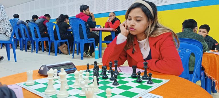 विदुर मेयर कप चेसमा आठ खेलाडीको अग्रता