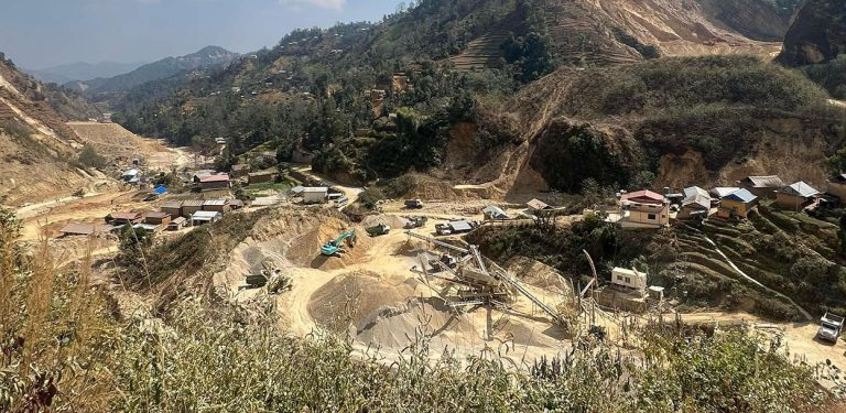 बाढीपहिरोको मुख्य कारण मानिएको खानी र क्रसर अनुमति विनै पुनः सञ्चालनमा