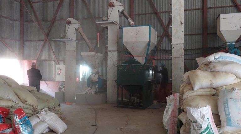 लगानी अभावमा ४ वर्षदेखि अलपत्र मकवानपुरगढीको दाना उद्योगले थाल्यो उत्पादन  