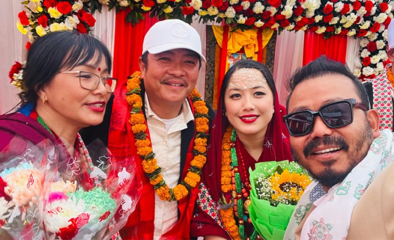 पोखरा पुगेर दयाहाङ, मिलन र माओत्सेले दिए दीयालाई बधाइ