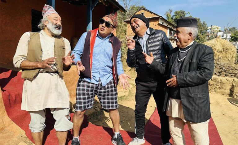 ‘मेरी बास्सै’मा फर्किए धुर्मुस