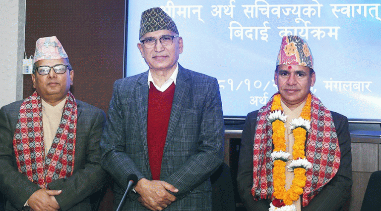 अर्थ सचिव उपाध्यायको स्वागत र डा. घिमिरेको बिदाइ