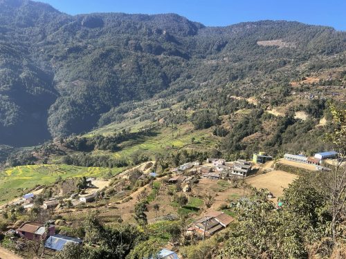 विकासले उज्यालिंदै गरेका गाउँ बसाइँसराइले अँध्यारा बन्दै