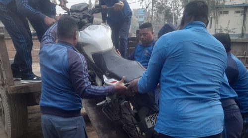 बाराबाट भारतीय नम्बर प्लेटका २८ मोटरसाइकल नियन्त्रणमा  
