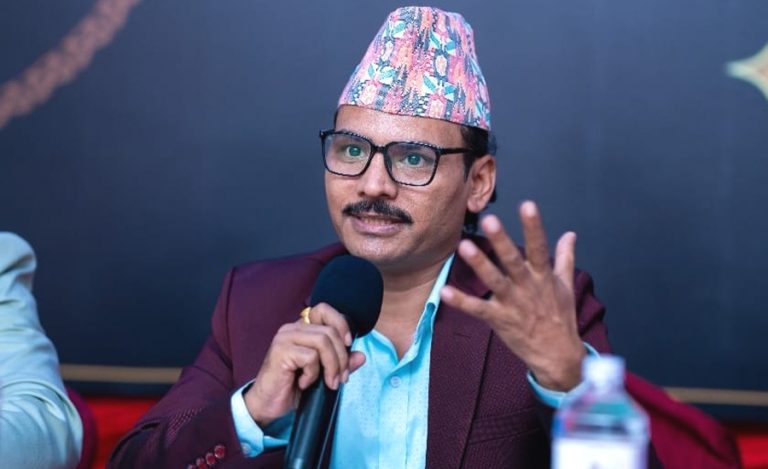 माग्ने बुढाको कटाक्ष : क्यारिकेचर गर्ने पेशा लोपोन्मुख होलाजस्तो छ