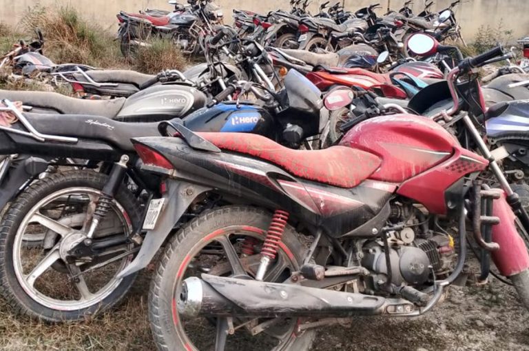 १६ वटा अवैध मोटरसाइकल भन्सारलाई बुझाइयो