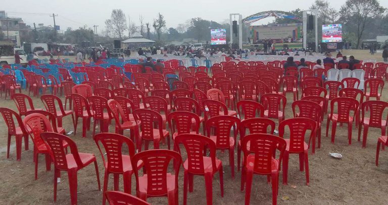 आयोजकको असावधानीले जले अर्थमन्त्री र मेयर