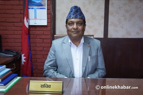  ‘सरकारी डाक्टरले ड्युटी समयबाहेक क्लिनिकमा काम गर्न पाउनुपर्छ’