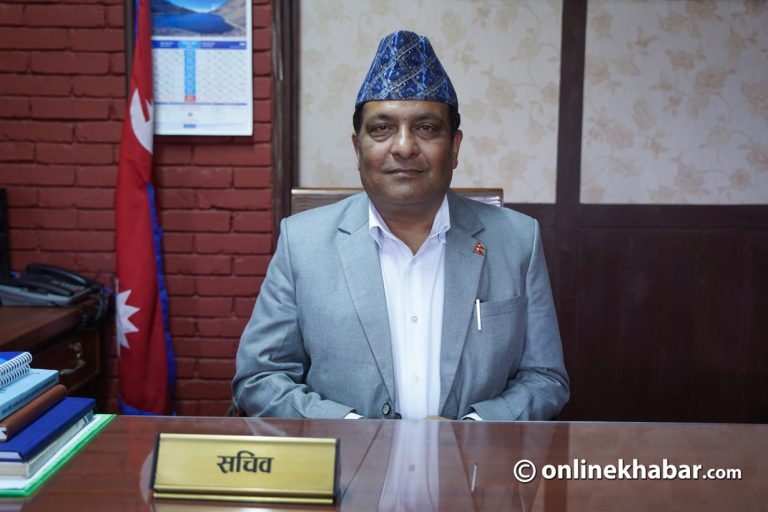 ‘सरकारी डाक्टरले ड्युटी समयबाहेक क्लिनिकमा काम गर्न पाउनुपर्छ’