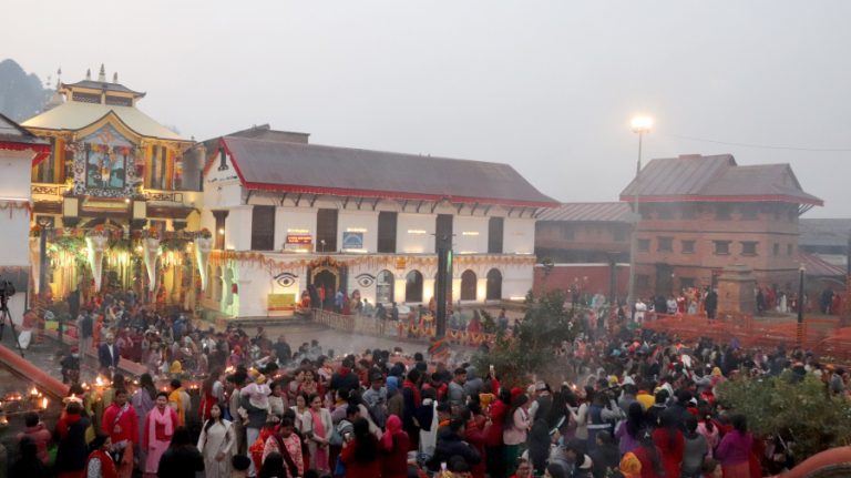 पशुपतिमा साँझ ७ बजेदेखि महाशिवरात्रि विशेष पूजा, १५ हजार १ सय तिरे लाइन बस्‍न नपर्ने !