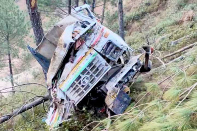 रोल्पाको माडीमा टिपर दुर्घटना हुँदा चालकको मृत्यु