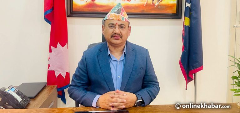 स्थायी शिक्षकबाट राजीनामा दिएर इन्स्पेक्टर बनेका थापा प्रहरीका ३१औं आईजी