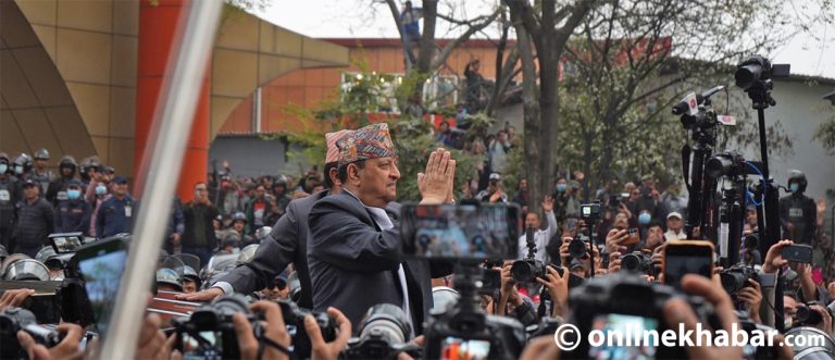 जस लिने होडमा राजावादी, अपजसबाट पन्छिँदै गणतन्त्रवादी