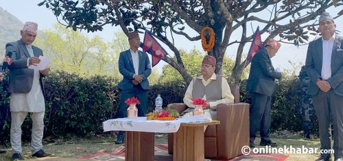 राजतन्त्र अन्त्यपछि पहिलोपटक कुलदेवता सम्झँदै पुर्ख्यौली थलोमा ज्ञानेन्द्र