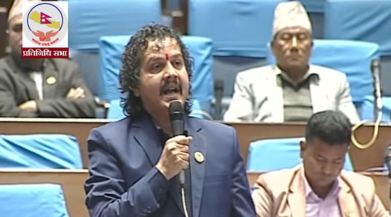 सरकार कमिसनखोर व्यापारीको पक्षपोषणमा लाग्यो : सांसद ढकाल