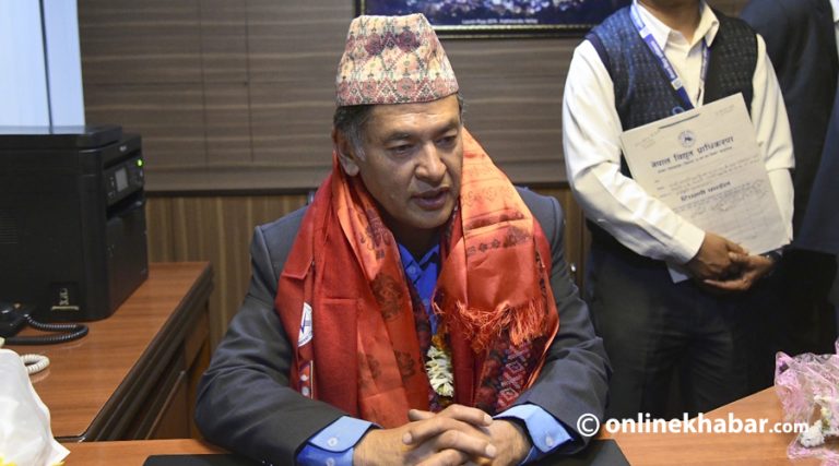 पदभार ग्रहणपछि शाक्यले भने- लोडसेडिङको हल्ला निराधार हो, अब हुँदैन