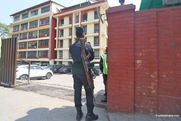 विद्युत् प्राधिकरणको कार्यालय अगाडि सुरक्षाकर्मीको तैनाथी बढाइयो