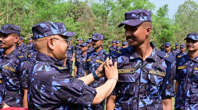 १ सय ५ प्रहरीले सम्पन्न गरे कमाण्डो तालिम