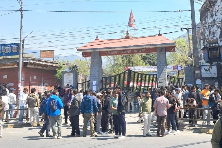 मतपत्रमा त्रुटि भएपछि पीएन क्याम्पस पोखरामा सुरु भएन मतदान