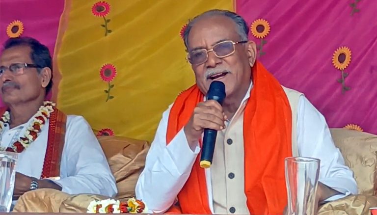 बालेनको पुर्ख्यौली घरबाट प्रचण्डले भने-हामी सबै मिलेर देश बनाउनु छ