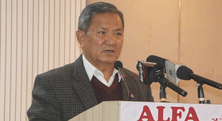राजस्व संकलन ठेक्कामा लगाउने काम बन्द गर्न स्थानीय तहलाई सञ्चारमन्त्री गुरुङको आग्रह
