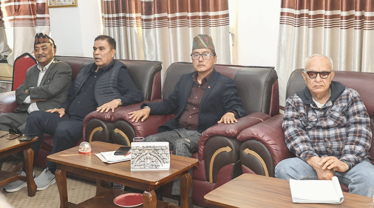 राप्रपा बैठकमा रवीन्द्र मिश्र र धवलको आलोचना, अर्को राजावादी मोर्चा बन्ने संकेत