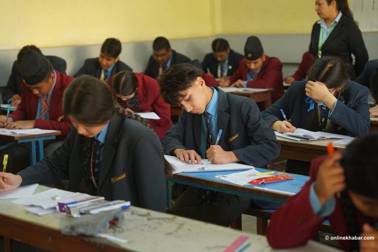 सुरु भयो एसईई, ५ लाख बढी विद्यार्थी सहभागी (तस्वीरहरू)