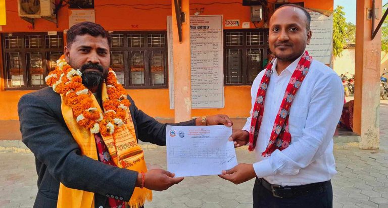 विद्युत प्राधिकरणलाई सूर्यनाथ यादवले गरे ४० लाखको जग्गा दान