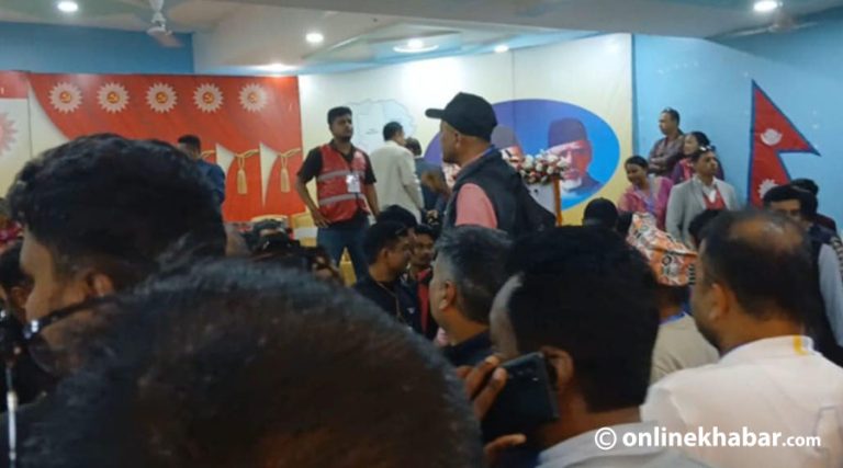 एमाले मोरङ अधिवेशनमा नाराबाजी, बन्दसत्र रोकियो