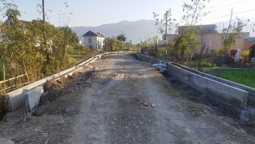घोराहीमा गाउँका सडक विस्तार, स्थानीयलाई हिँड्‌डुल गर्न सजिलो