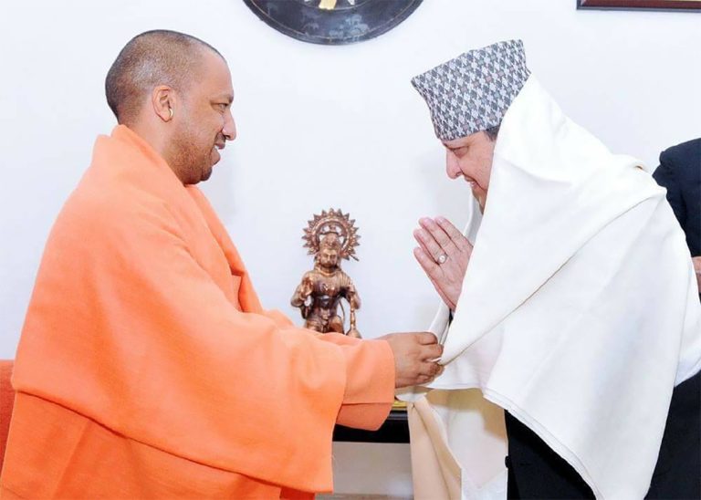 भाजपा नेता आदित्यनाथ किन नेपालमा राजा फर्काउन चाहन्छन् ?