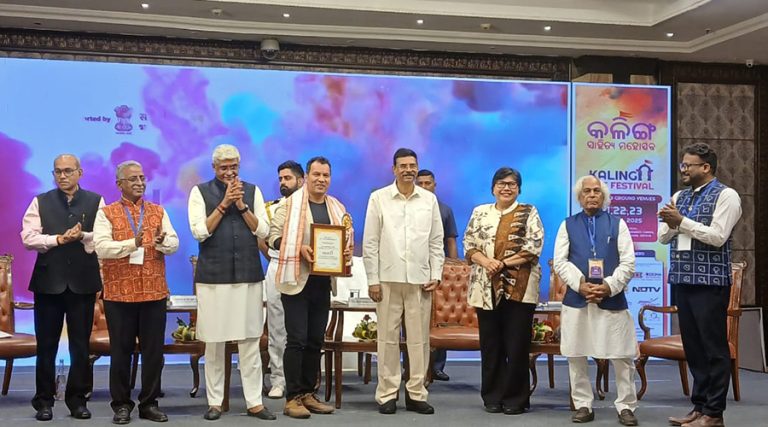 भारतमा बुद्धिसागरलाई कलिङ इन्टरनेसनल लिटेररी अवार्ड