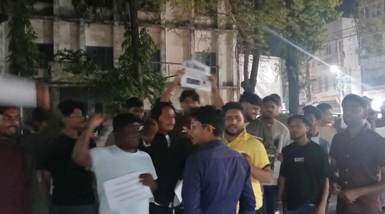कुलमानको बर्खास्तीविरुद्ध विराटनगरमा प्रदर्शन