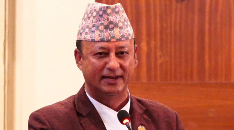 हिमनदीहरू साना हुँदै गए, गम्भीर चुनौती आउनसक्छ : ऊर्जामन्त्री