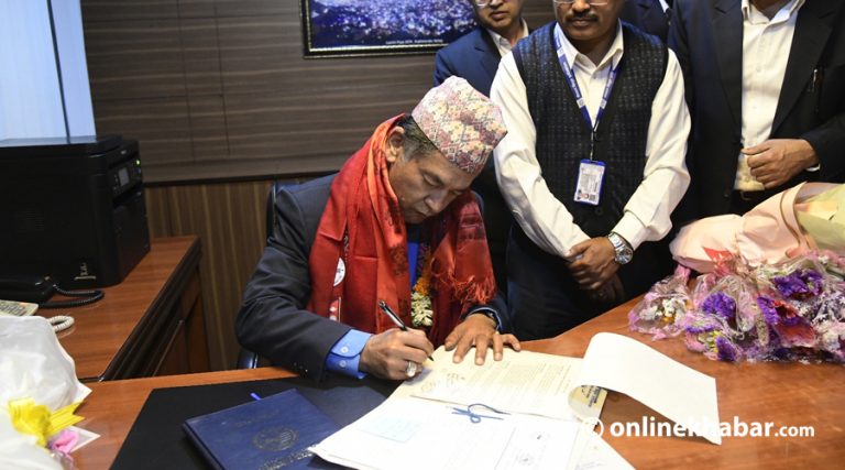 विद्युत् प्राधिकरणका कार्यकारी निर्देशक शाक्यले गरे पदभार ग्रहण