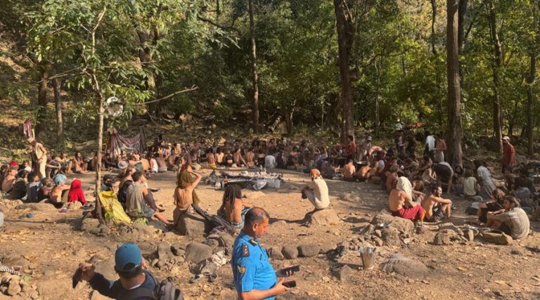 कैलालीको जंगल क्षेत्रमा बसिरहेका विदेशी नागरिक फर्किन अटेर