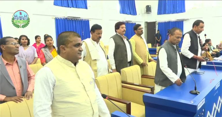 मन्त्रालयले कमिसनमा योजना बेचेको विपक्षीको आरोप,छानबिनको माग गर्दै मधेश प्रदेशसभा बैठक अवरूद्ध