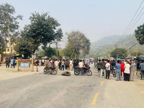 मनहरीमा बसको ठक्करबाट युवकको मृत्यु