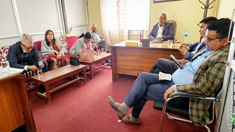 प्रचण्डको निर्देशनपछि सुदूरपश्चिममा पहिलो पटक माओवादी सांसदको सामूहिक छलफल